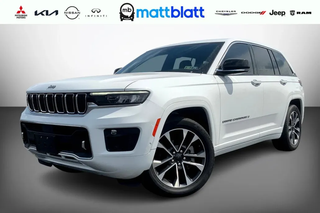2023 Jeep Grand Cherokee Overland photo 1
