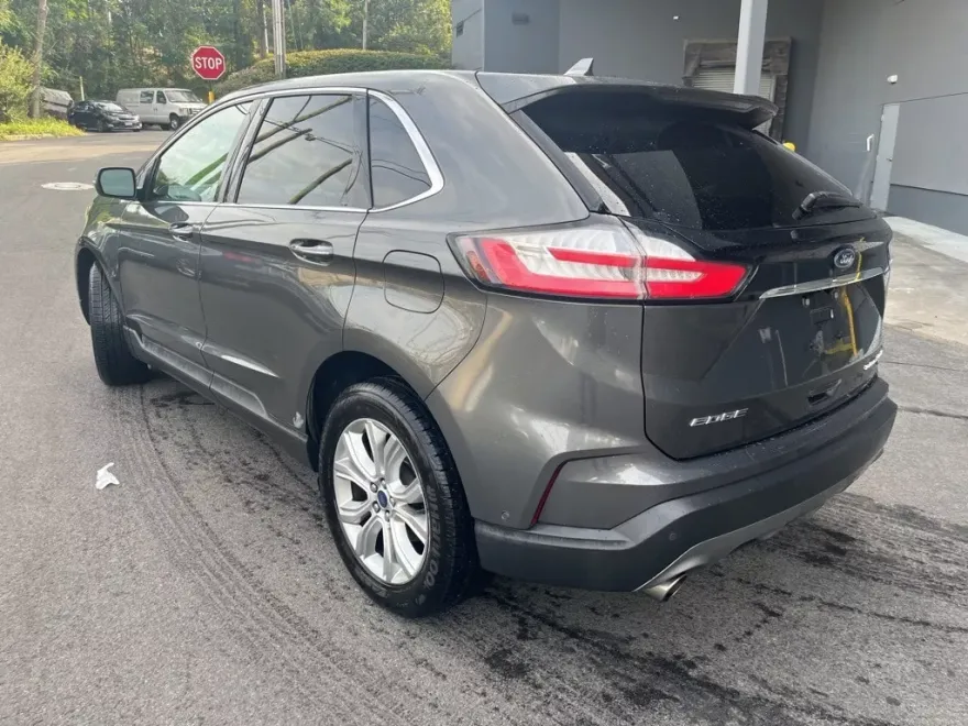 2019 Ford Edge Titanium photo 1