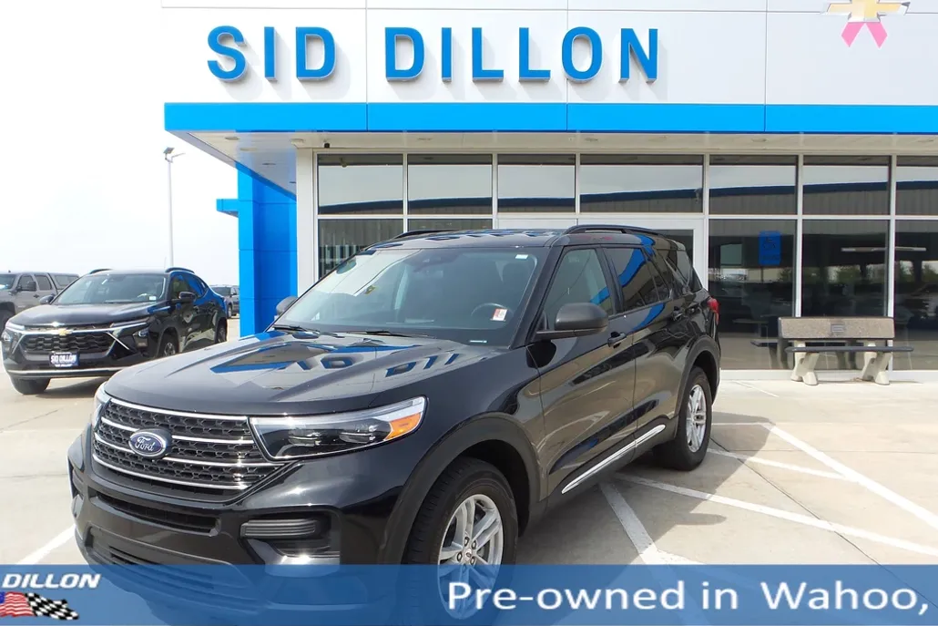 2022 Ford Explorer XLT photo 1