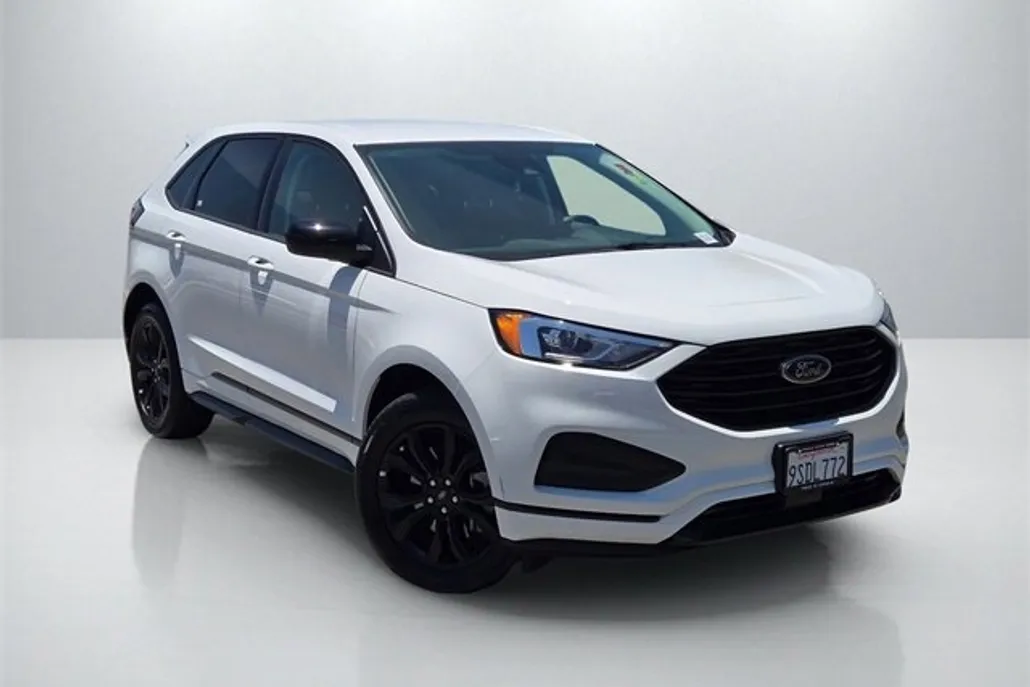 2024 Ford Edge SE photo 1
