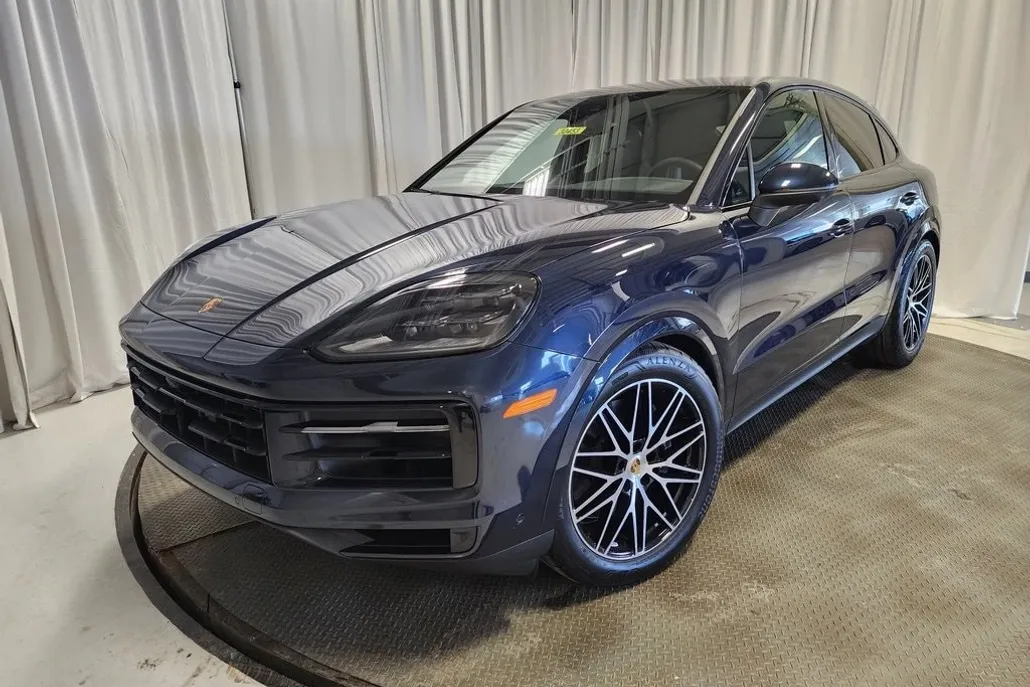 2024 Porsche Cayenne Coupe photo 1