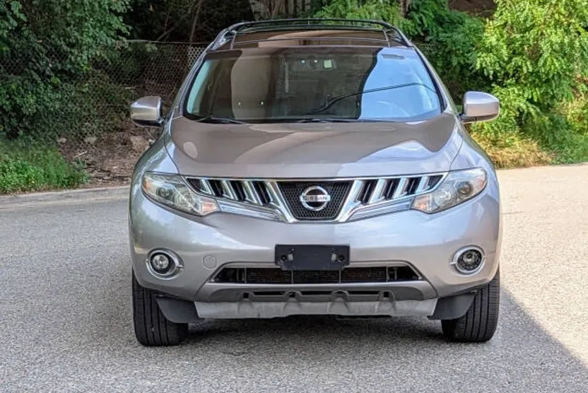2010 Nissan Murano SL photo 1