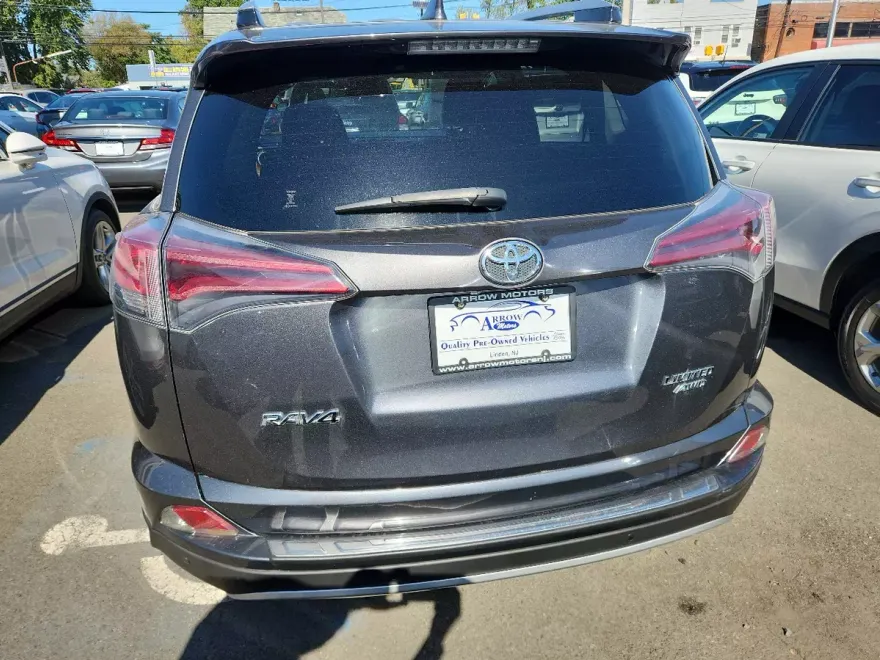2016 Toyota RAV4 Limited photo 1