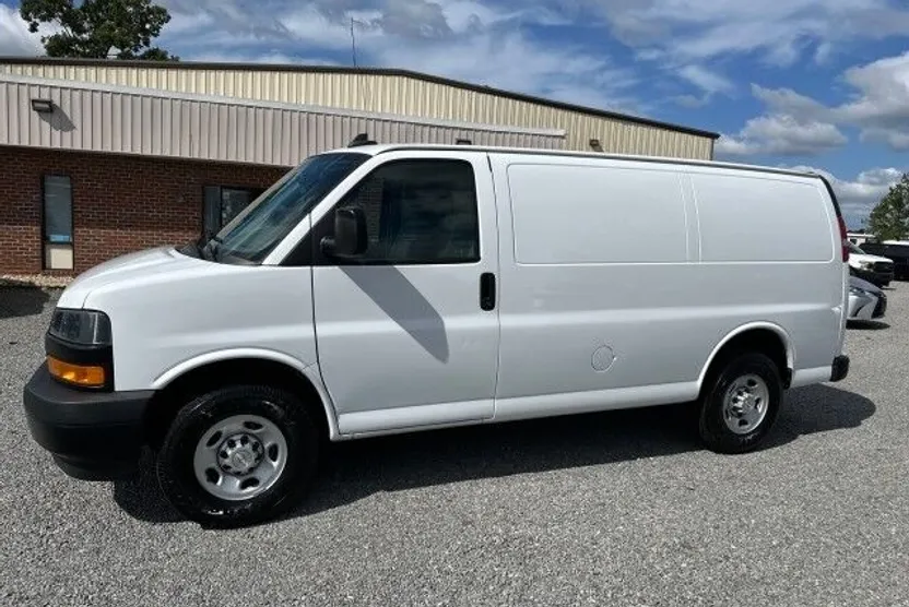 2022 Chevrolet Express 2500 Cargo Van photo 1