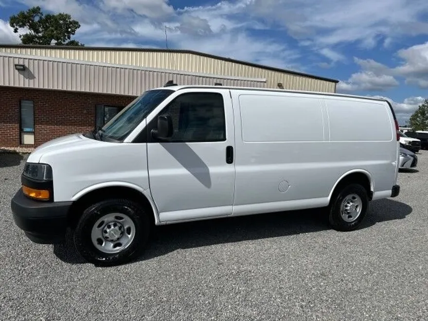 2022 Chevrolet Express 2500 Cargo Van photo 1