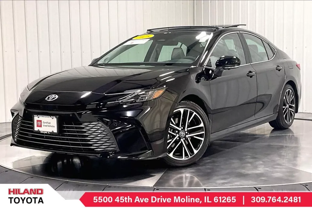 2025 Toyota Camry XLE photo 1