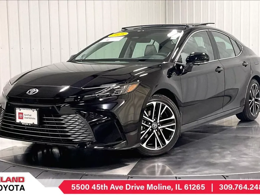 2025 Toyota Camry XLE photo 1