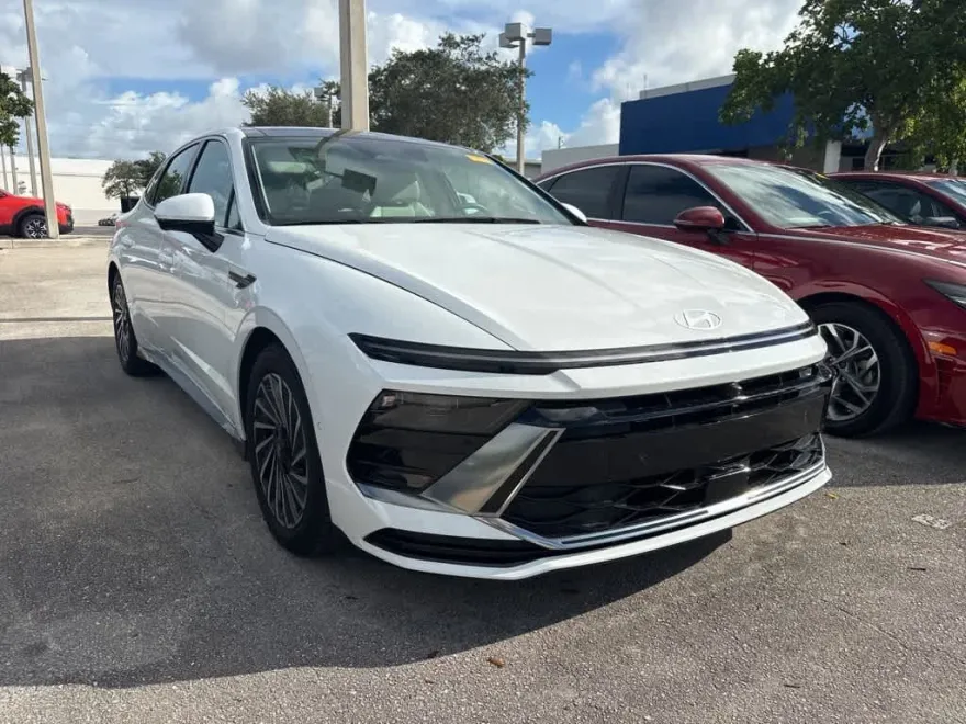 2024 Hyundai Sonata Hybrid Limited photo 1