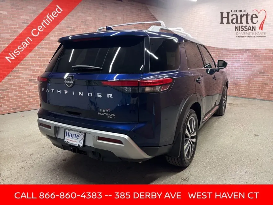 2022 Nissan Pathfinder Platinum photo 1