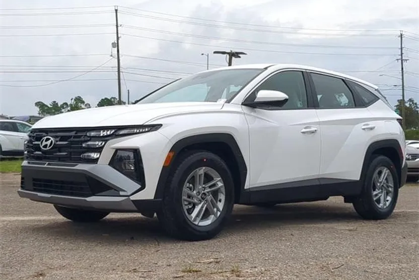 2025 Hyundai Tucson SE photo 1