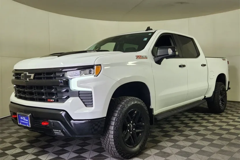 2023 Chevrolet Silverado 1500 LT Trail Boss photo 1