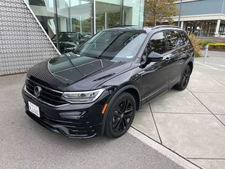 2022 Volkswagen Tiguan SE R-Line Black photo 1