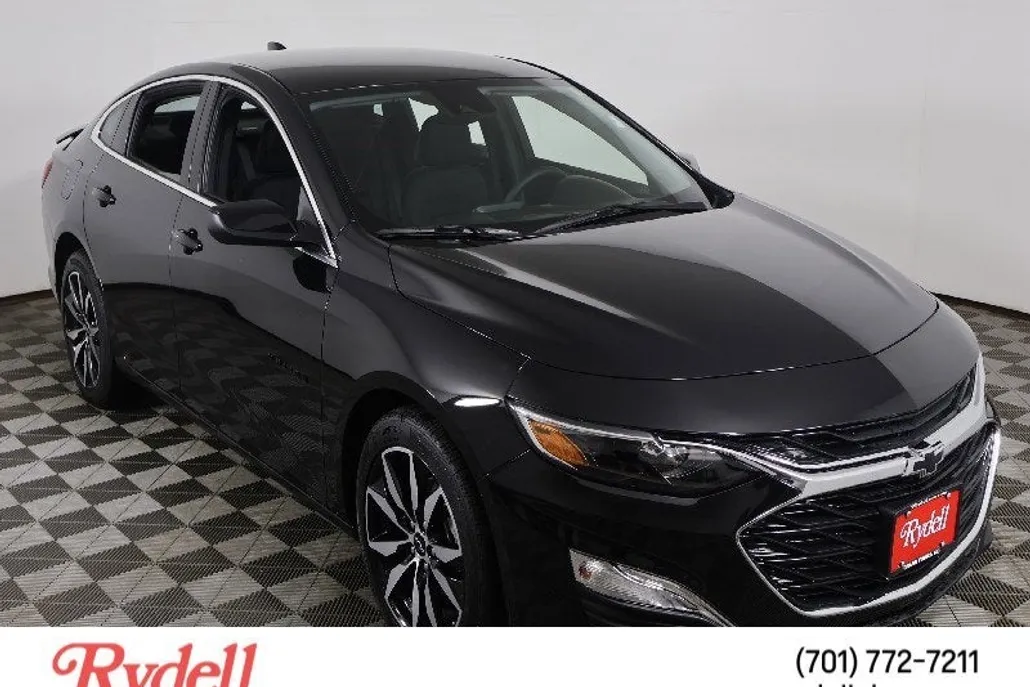 2025 Chevrolet Malibu RS photo 1