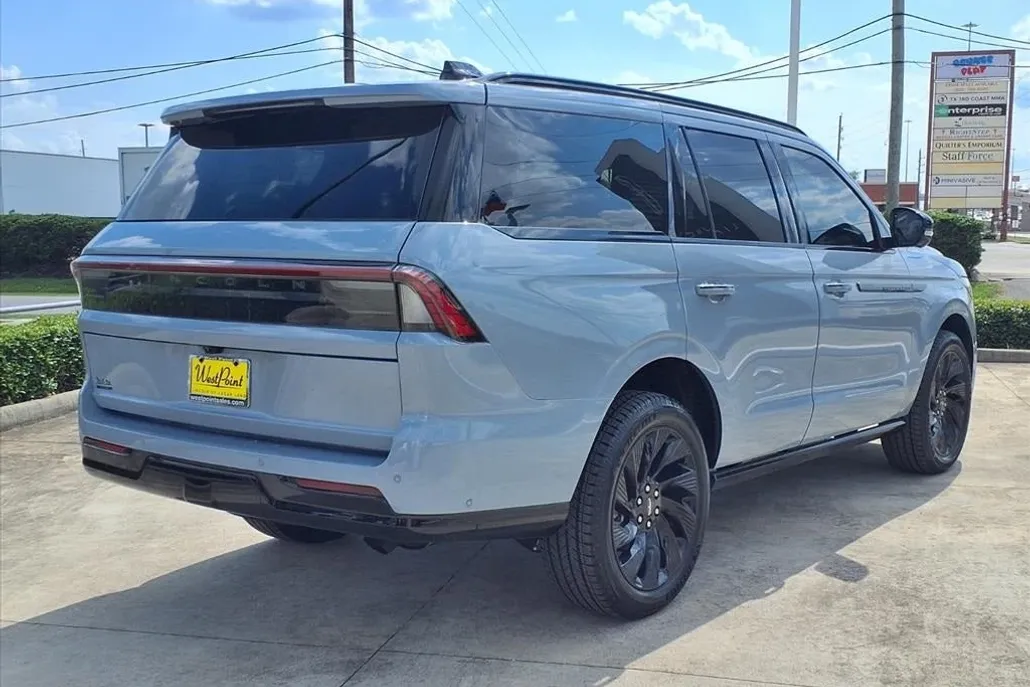2025 Lincoln Navigator Reserve photo 1