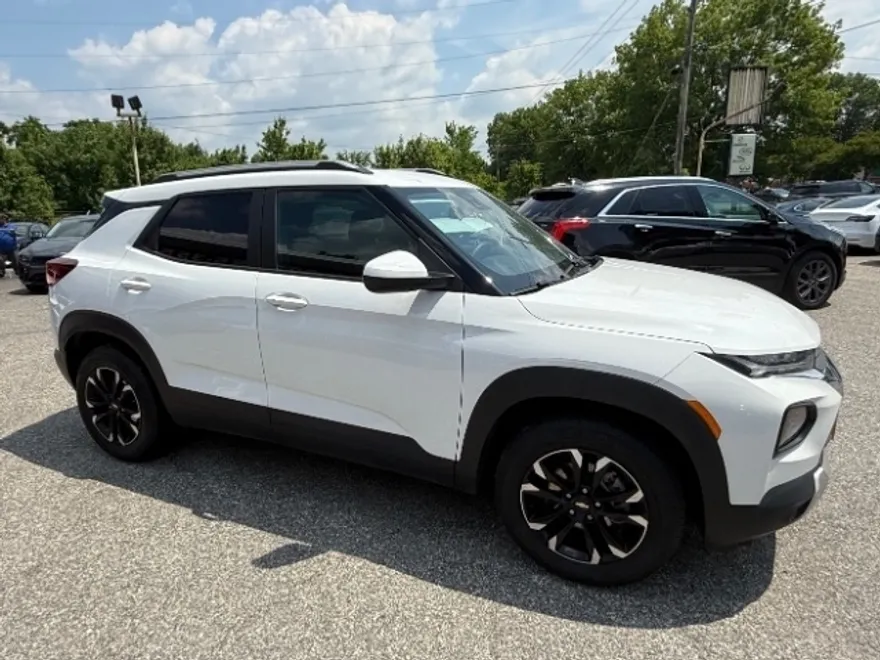 2023 Chevrolet Trailblazer LT photo 1