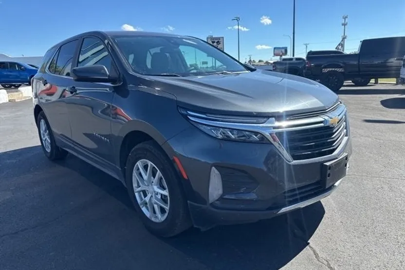 2023 Chevrolet Equinox LT photo 1