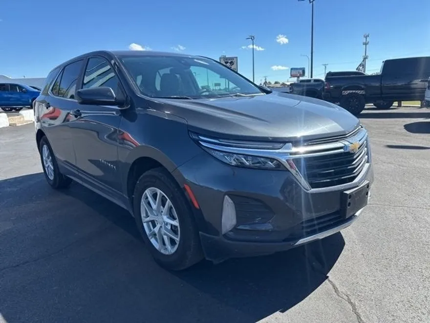 2023 Chevrolet Equinox LT photo 1