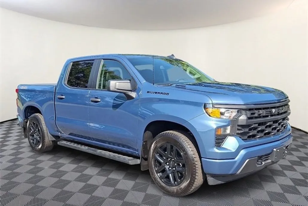 2024 Chevrolet Silverado 1500 Custom photo 1