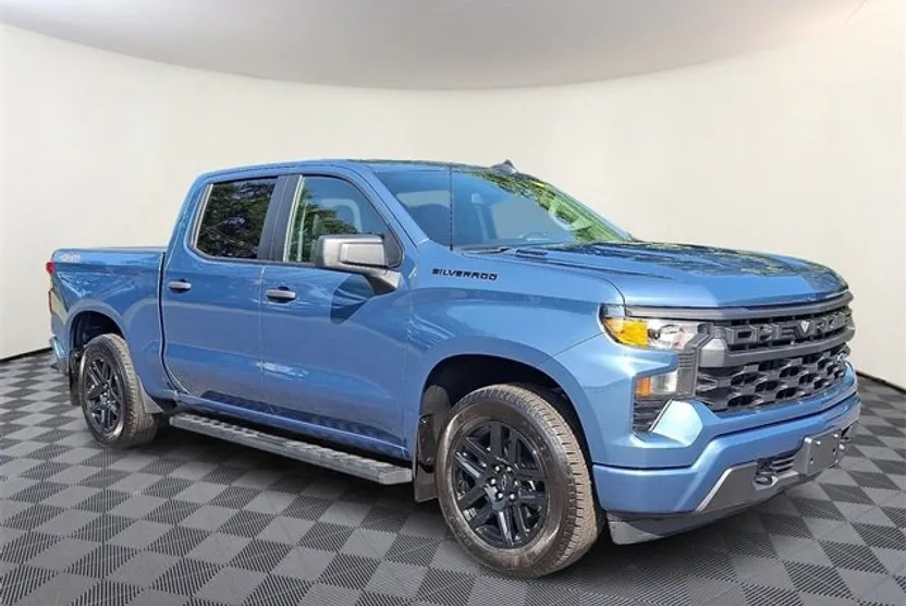 2024 Chevrolet Silverado 1500 Custom photo 1