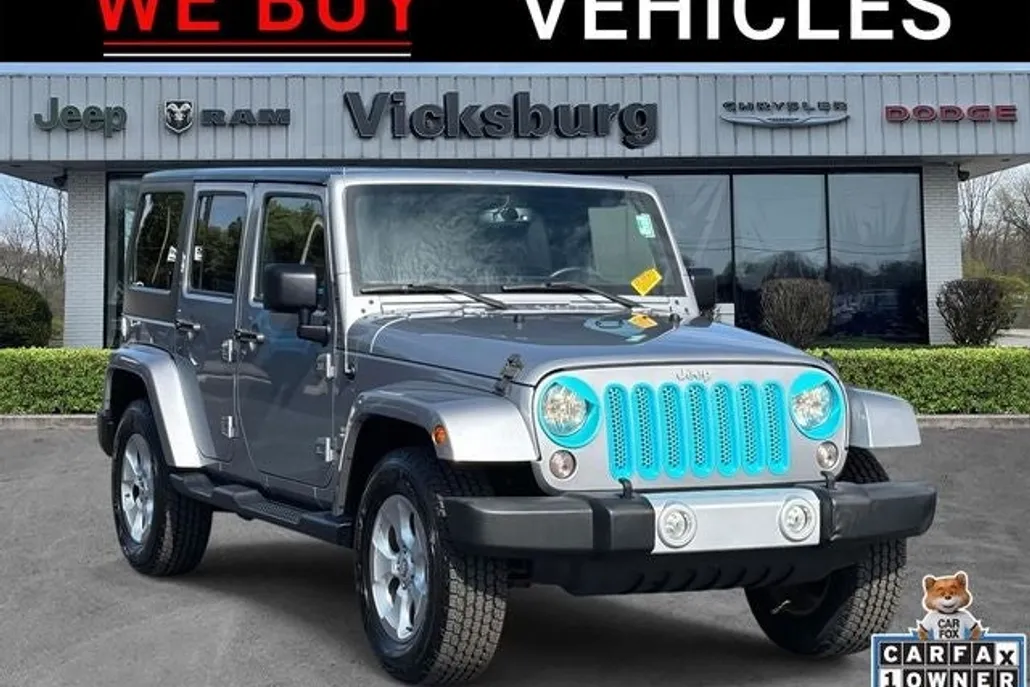 2015 Jeep Wrangler Unlimited Sahara photo 1