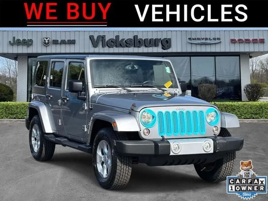 2015 Jeep Wrangler Unlimited Sahara photo 1