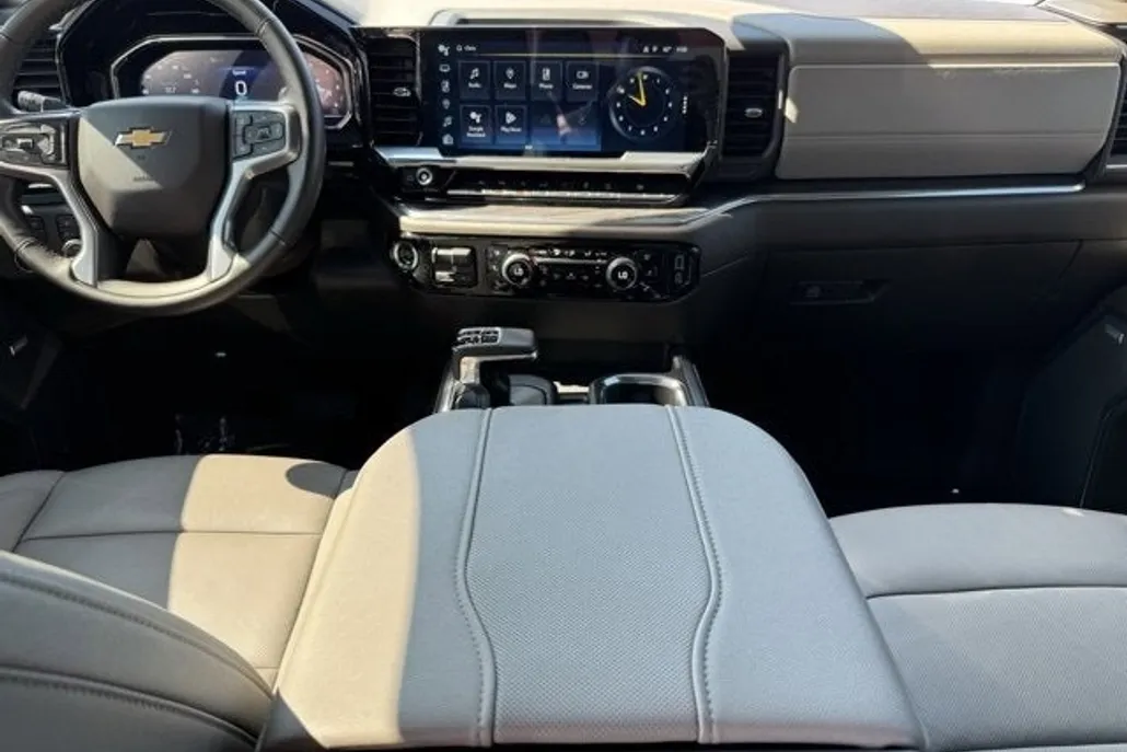 2024 Chevrolet Silverado 1500 LTZ photo 1