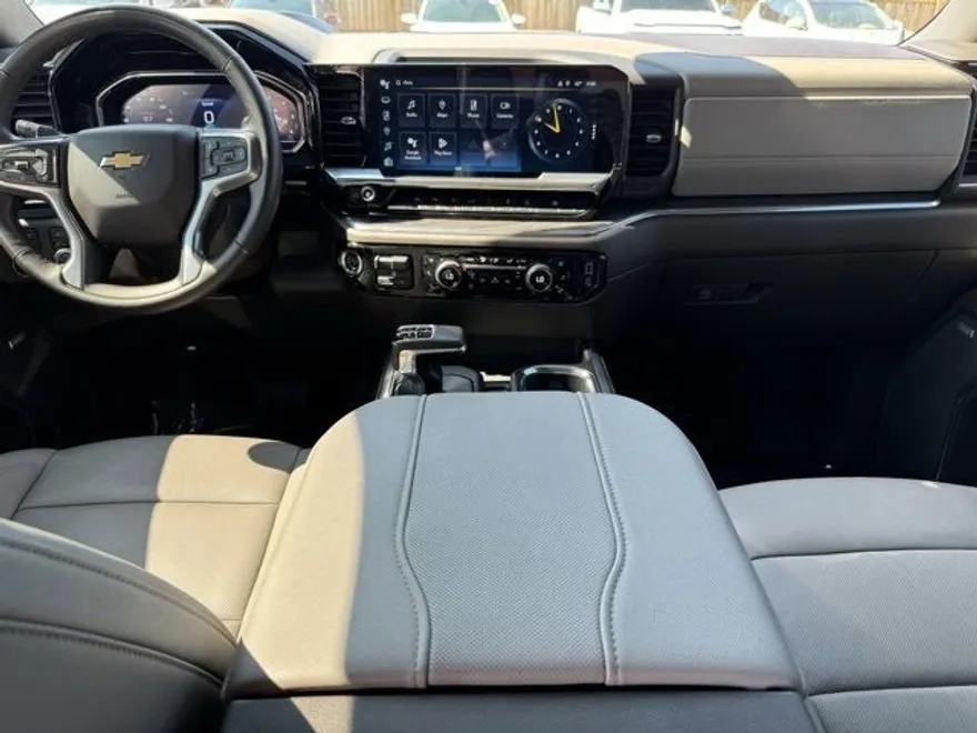 2024 Chevrolet Silverado 1500 LTZ photo 1