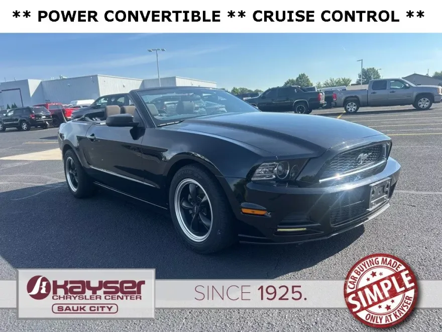 2013 Ford Mustang Convertible photo 1