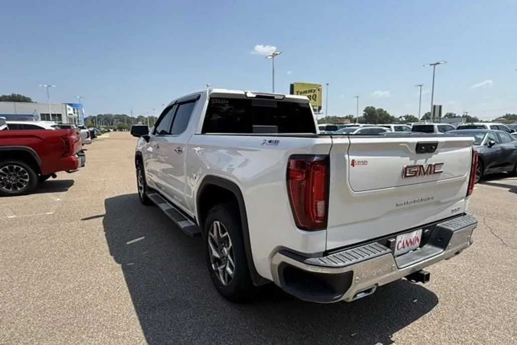 2022 Gmc Sierra 1500 SLT photo 1