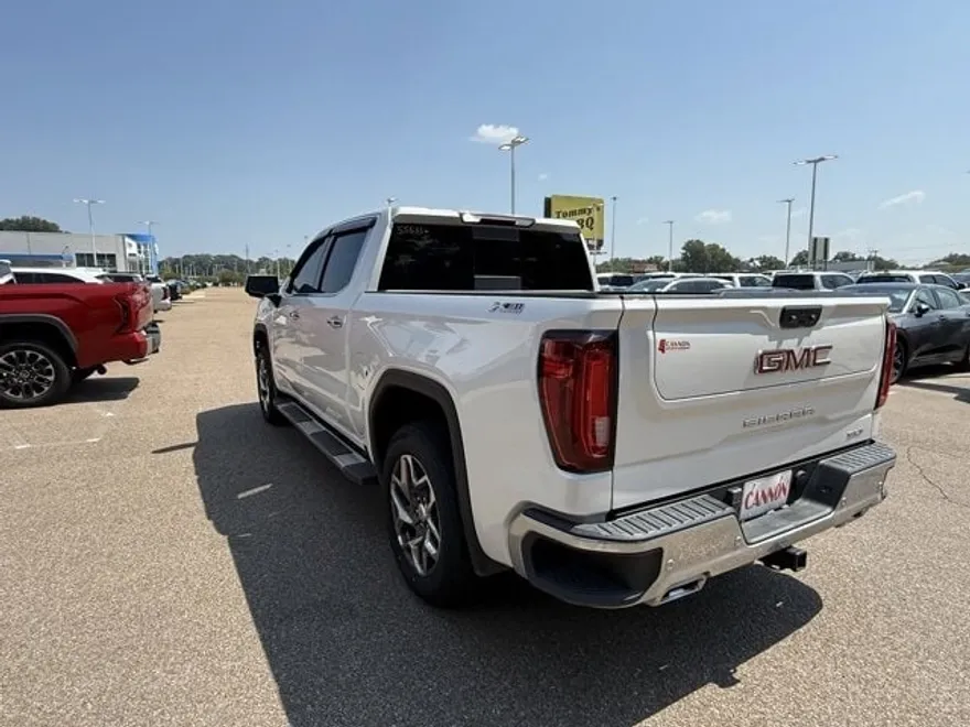 2022 Gmc Sierra 1500 SLT photo 1