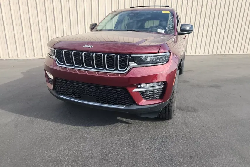 2022 Jeep Grand Cherokee Limited photo 1