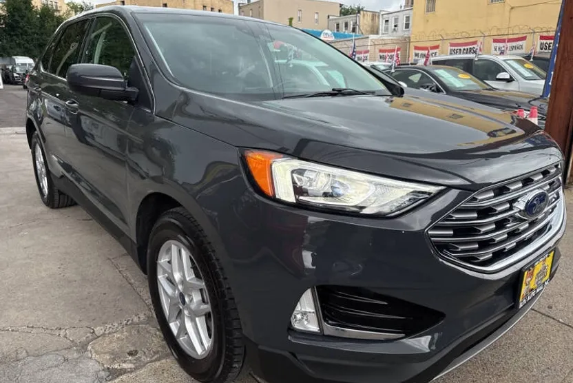 2021 Ford Edge SEL photo 1