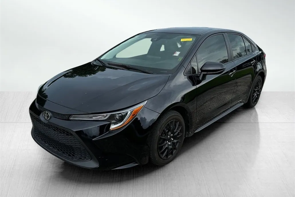 2022 Toyota Corolla LE photo 1