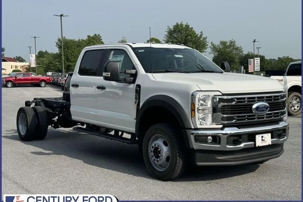 2025 Ford F-450 photo 1
