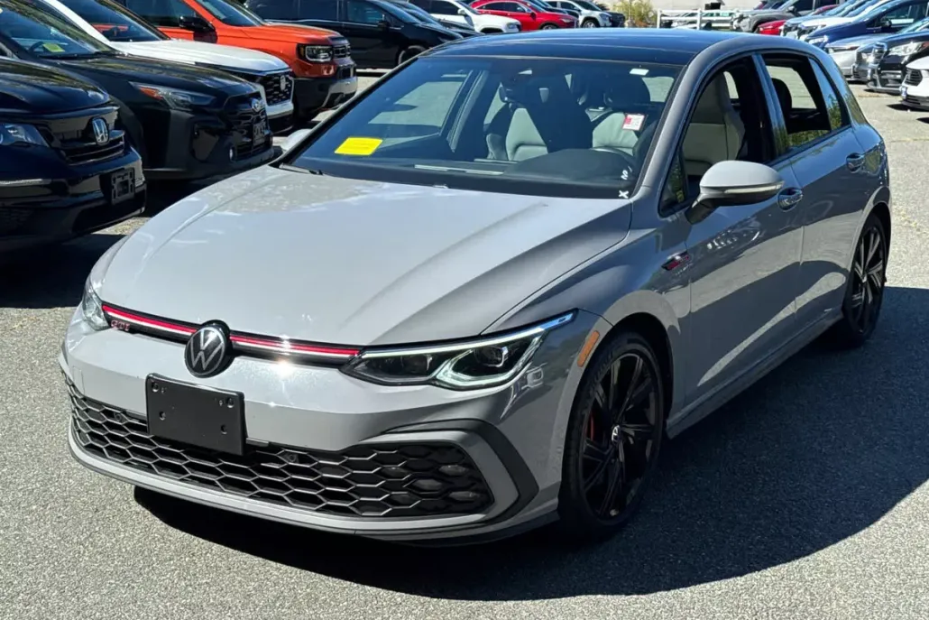 2022 Volkswagen Golf GTI SE photo 1