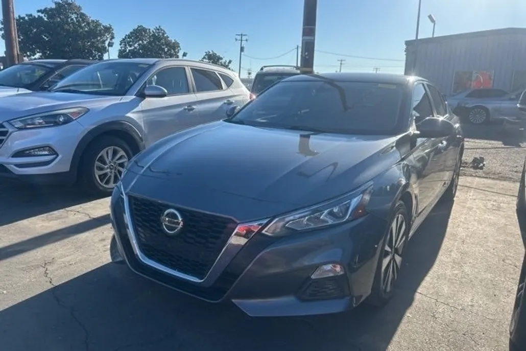 2021 Nissan Altima 2.5 SV photo 1