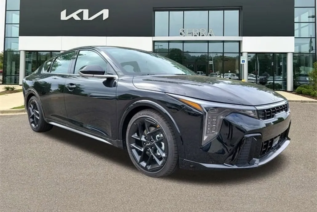 2025 Kia K4 GT-Line Turbo photo 1