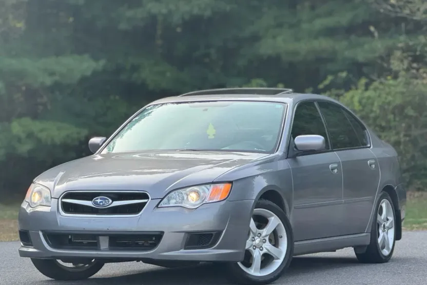 2009 Subaru Legacy 2.5i photo 1