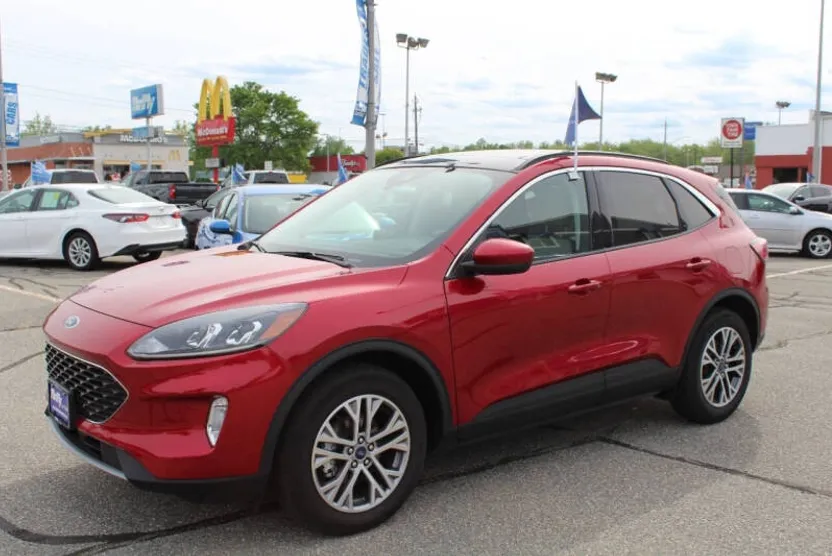 2022 Ford Escape SEL photo 1