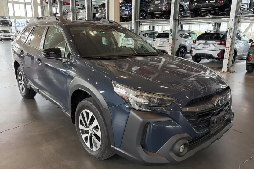 2023 Subaru Outback Premium photo 1
