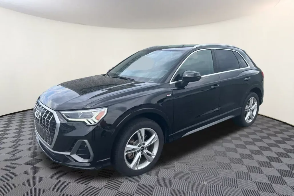 2022 Audi Q3 S line Premium Plus photo 1