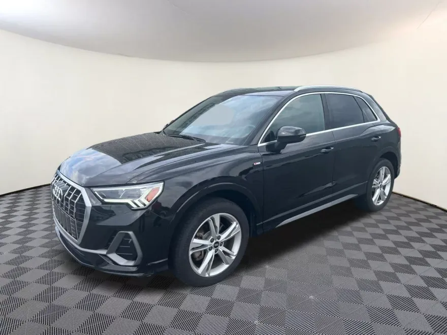 2022 Audi Q3 S line Premium Plus photo 1