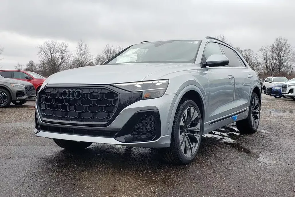 2025 Audi Q8 55 Premium Plus photo 1