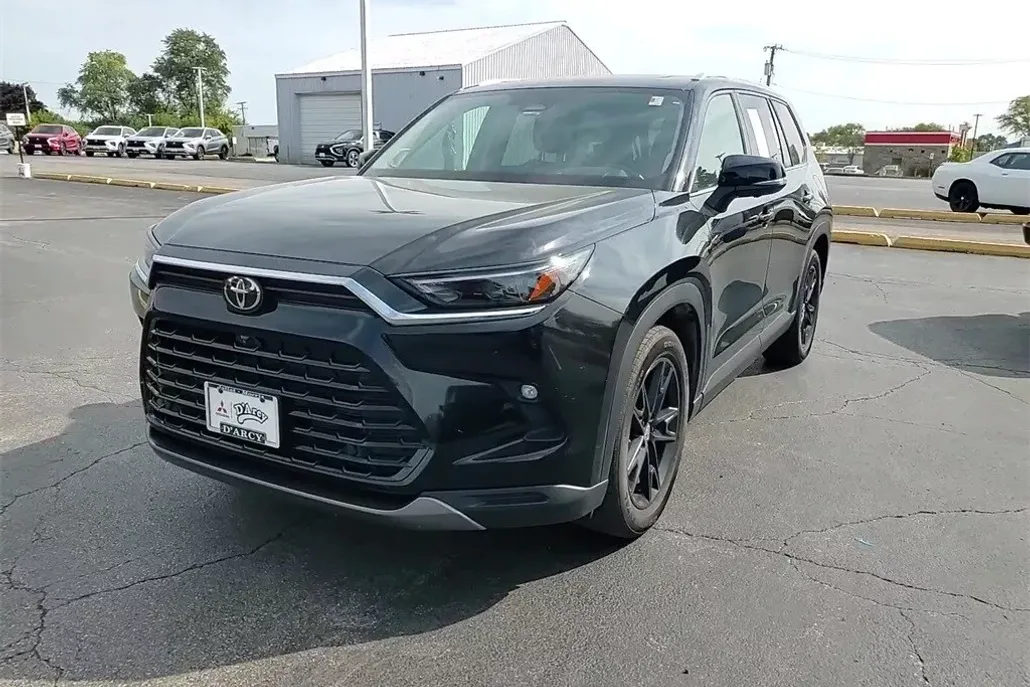 2024 Toyota Grand Highlander Platinum photo 1