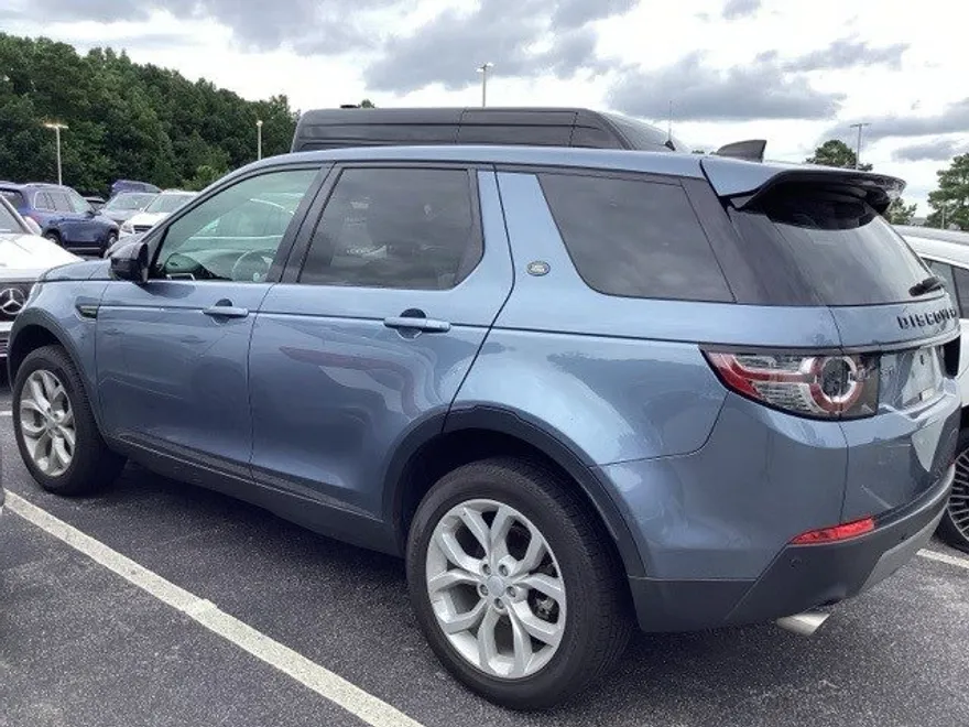 2019 Land Rover Discovery Sport SE photo 1