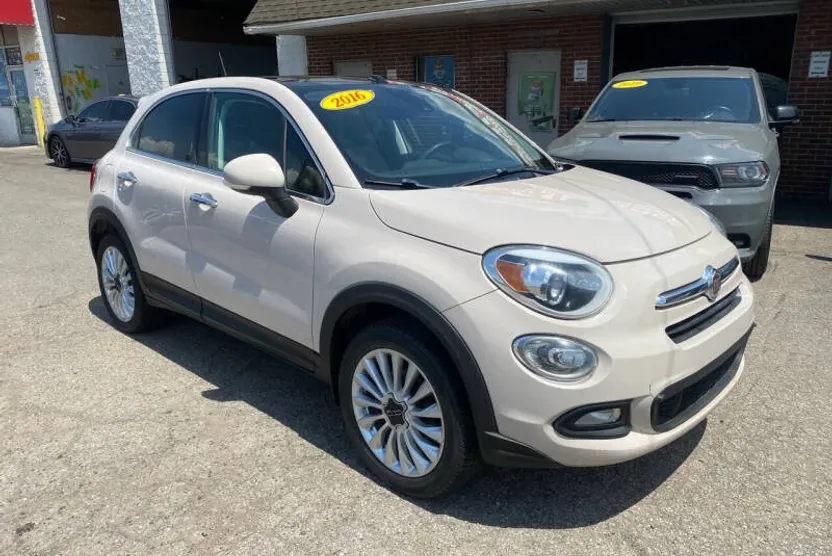 2016 Fiat 500X Lounge photo 1