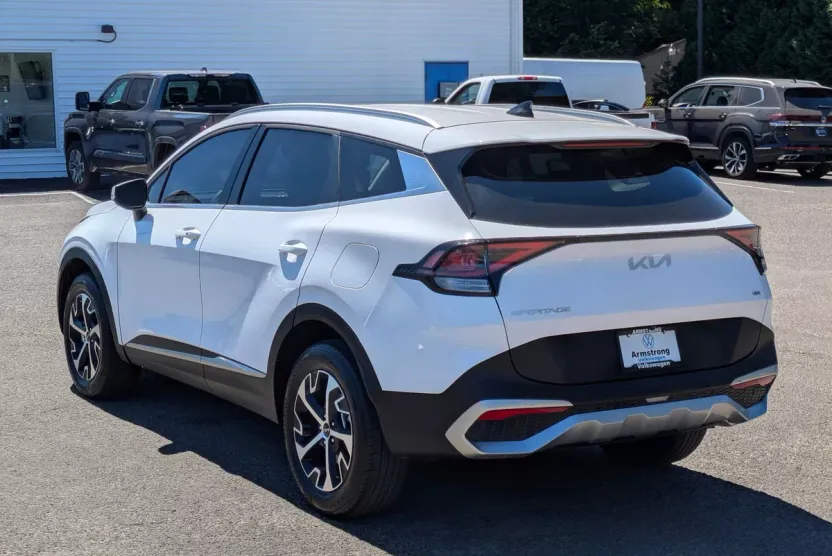 2024 Kia Sportage EX photo 1