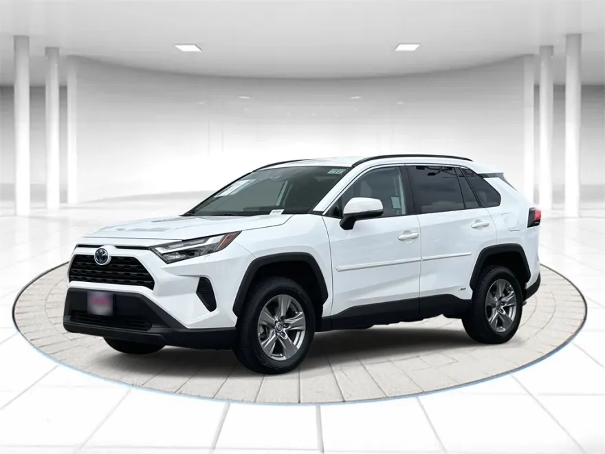 2023 Toyota RAV4 Hybrid LE photo 1