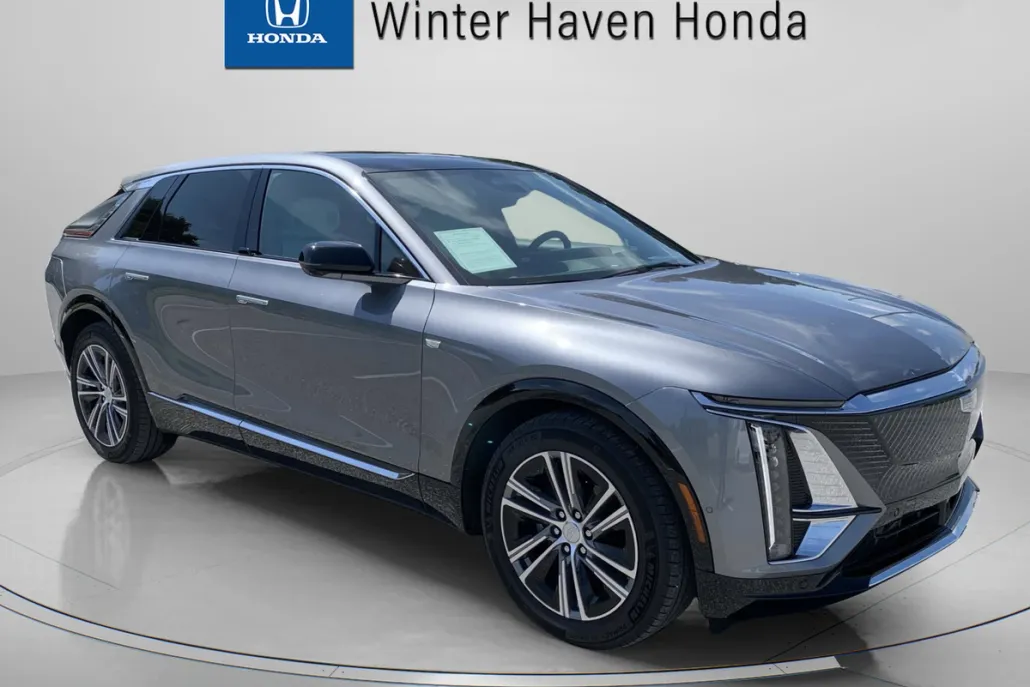 2023 Cadillac Lyriq Luxury photo 1
