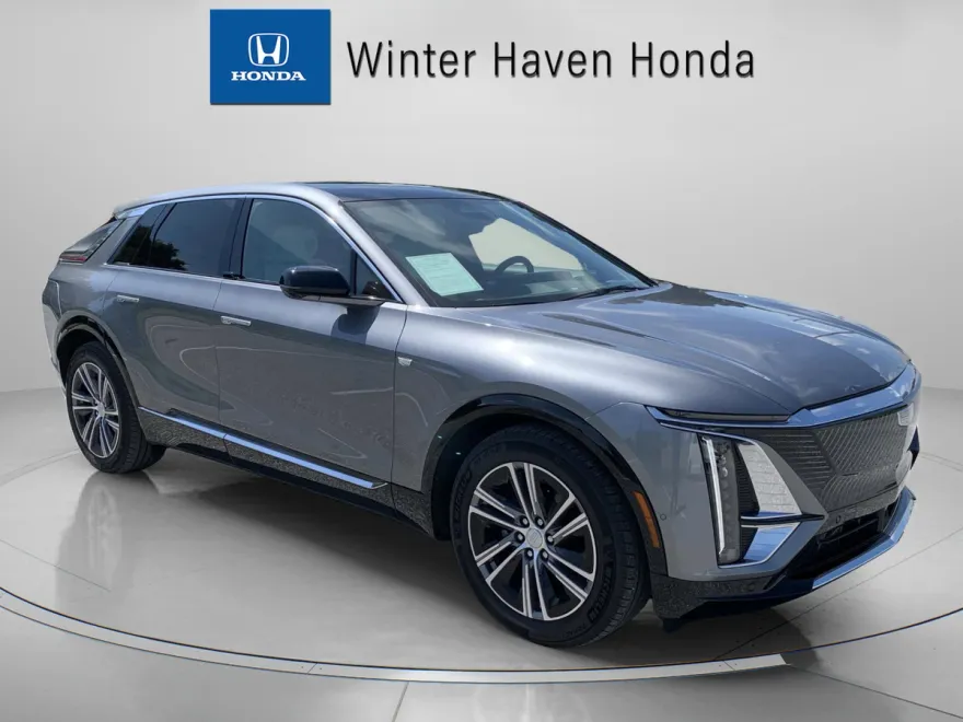 2023 Cadillac Lyriq Luxury photo 1